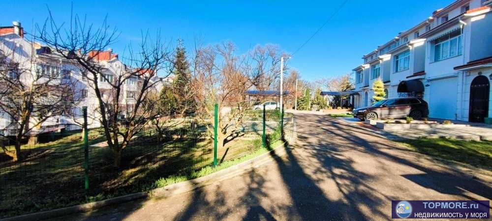 Трехэтажный дом, площадью 216 кв. м.!  Участок ИЖС 4.6 сотки в центре Севастополя.  Собственность, никаких долей, дом... - 2