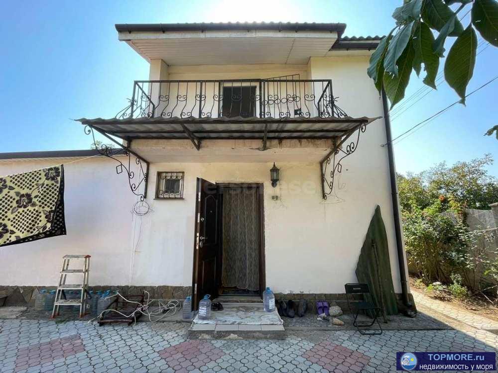 Объект № 75619  Продается двухэтажный дом в 5 минутах ходьбы до остановки и магазинов.  Идеально подойдет, как для...