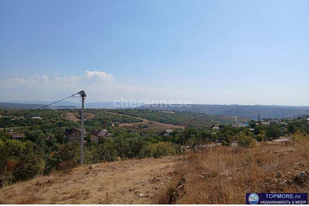 Предлагаем к продаже земельный участок 10 соток ИЖС на северной стороне Севастополя.  Участок ровный, правильной...