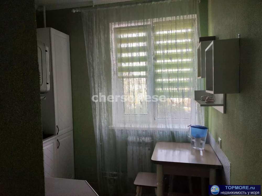 Продается трехкомнатная квартира в экологически чистом районе, в Инкермане. Общая  плoщадь 54,1 м2., комнаты: 18... - 2