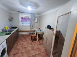 Объект № 75713

Первый низкий этаж.

Сдаётся длительно без...