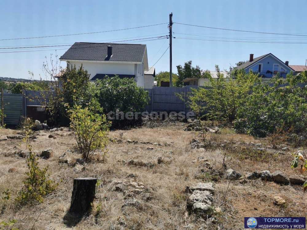 Продажа земельного участка.  Участок правильной формы.  Фасад 19 метров, длина 28 метров.  Вода по границе.  Свет... - 2