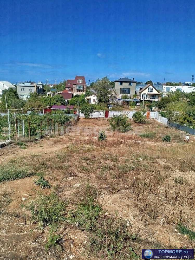 Продается участок 11 сот, есть уклон,но не на весь участок. Расчищен , с трех сторон огорожен забором, газ по границе... - 2