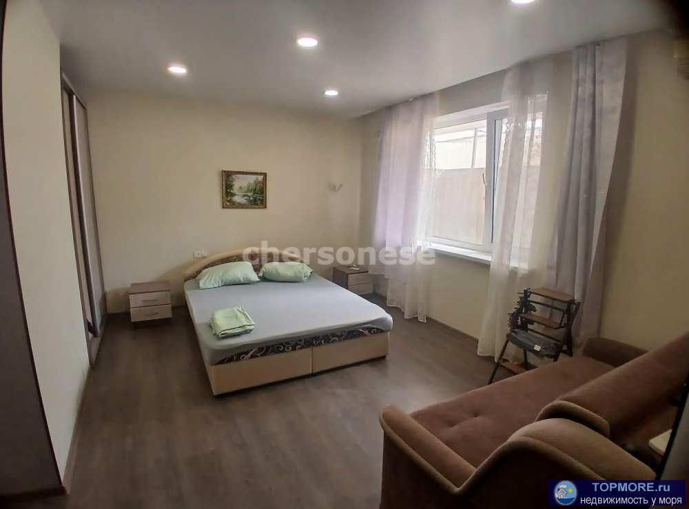 Продается уютная студия в новом доме 2012 года постройки!   Апартаменты площадью 39 кв.м находятся на удобном этаже...