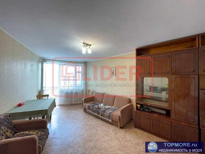 В продаже однокомнатная квартира в Гагаринском р-не г. Севастополя, ул. Героев Бреста,д.33.  Квартира расположена на...