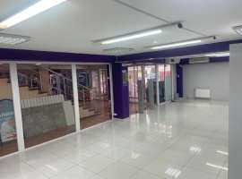 Сдается торговое помещение 73 м2 с отдельным входом на 1-м этаже ТЦ
 Готовое...