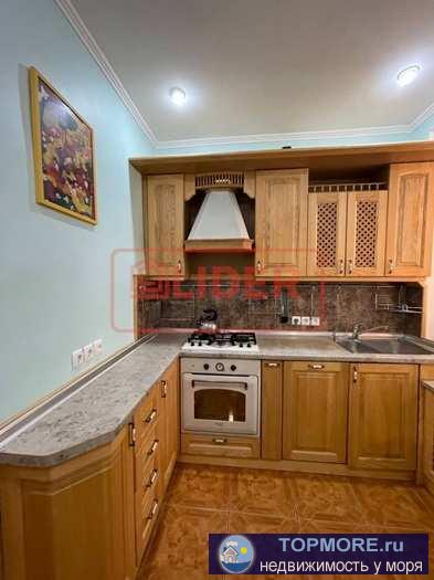 Сдаётся прекрасная трёхкомнатная квартира в Центре г. Севастополя, ул. Адмирала Октябрьского. Две изолированные... - 1