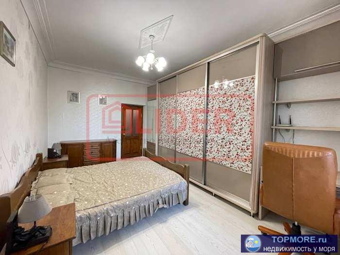 Сдаётся прекрасная трёхкомнатная квартира в Центре г. Севастополя, ул. Адмирала Октябрьского. Две изолированные... - 2