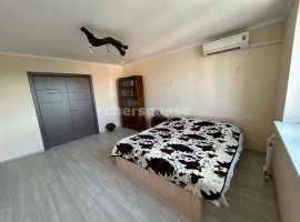 Общая информация

Просторная двухкомнатная квартира общей площадью...