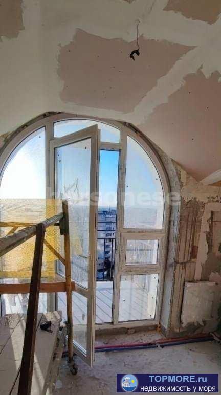 В продаже двухкомнатная квартира общей площадью 55 м².   	 	Планировка включает две изолированные комнаты, жилую зону...