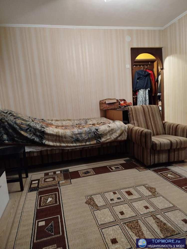  Продам 1-комнатную квартиру в центре города!  Квартира общей площадью 27,5 м², расположена на третьем этаже... - 2