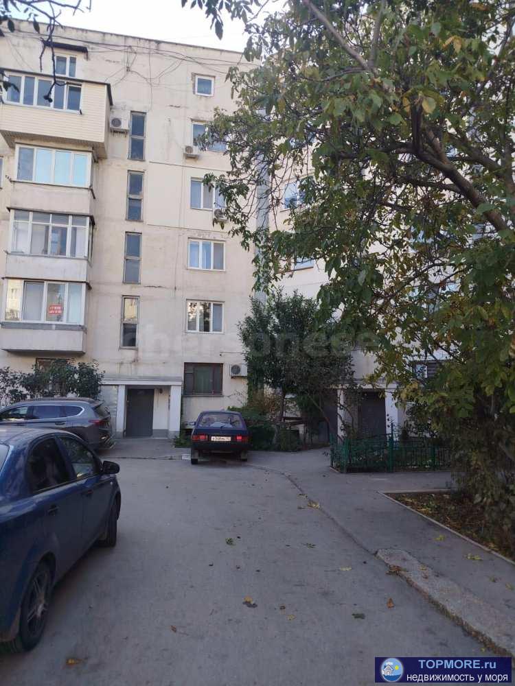  Продается 3-комнатная квартира с панорамным видом на Севастопольскую бухту!  Просторная 3-комнатная квартира... - 1