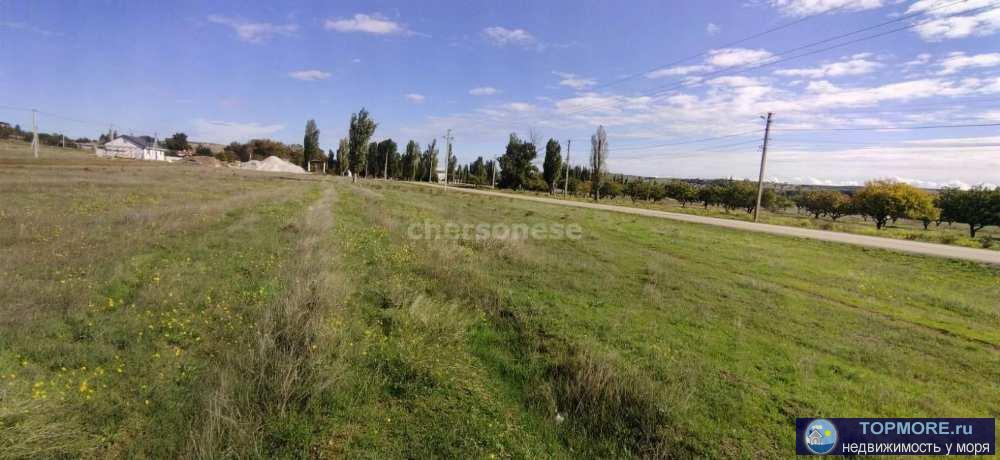 Общие характеристики участка  Участок площадью 4 сотки расположен в тихом коттеджном поселке,рядом с лучшим пляжем...