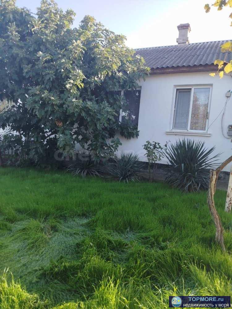 Предлагается к продаже уютный частный дом в районе с развитой инфраструктурой, всего в 15 минутах ходьбы от моря....