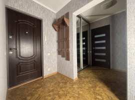 Сдаётся длительно.

Просторная квартира с хорошим ремонтом.

На...