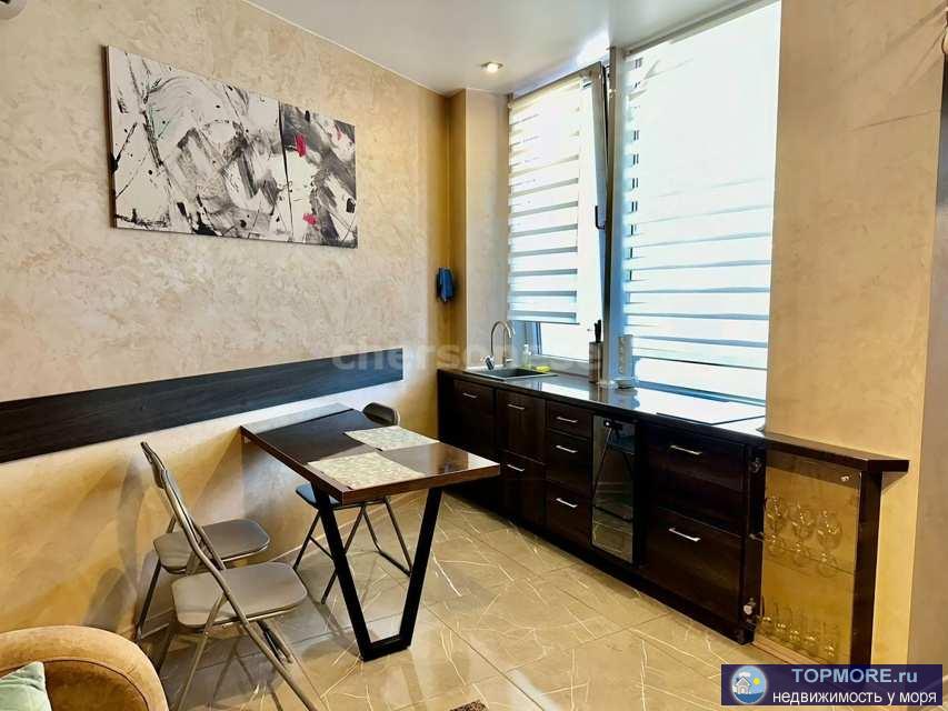 В продаже стильные апартаменты-студия 42 м² на 2/10 этаже.  Апартаменты оснащены всем необходимым для комфортного... - 2