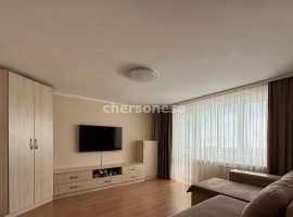 В квартире сделан дизайнерский ремонт.

Прекрасная кухня не оставит...