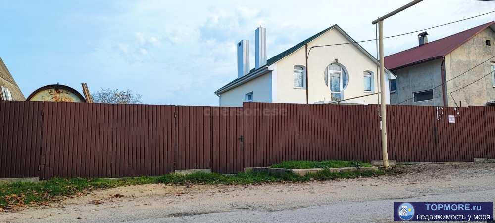 Продаётся ровный участок 5.1 сотки.   Шикарное расположение!  Уютное место, рядом гастроном.  Широкая...