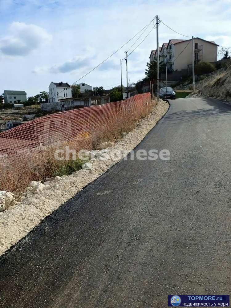 Об объекте   Участок категории ИЖС площадью 7 соток — отличный вариант для строительства частного дома. Уютное место... - 1