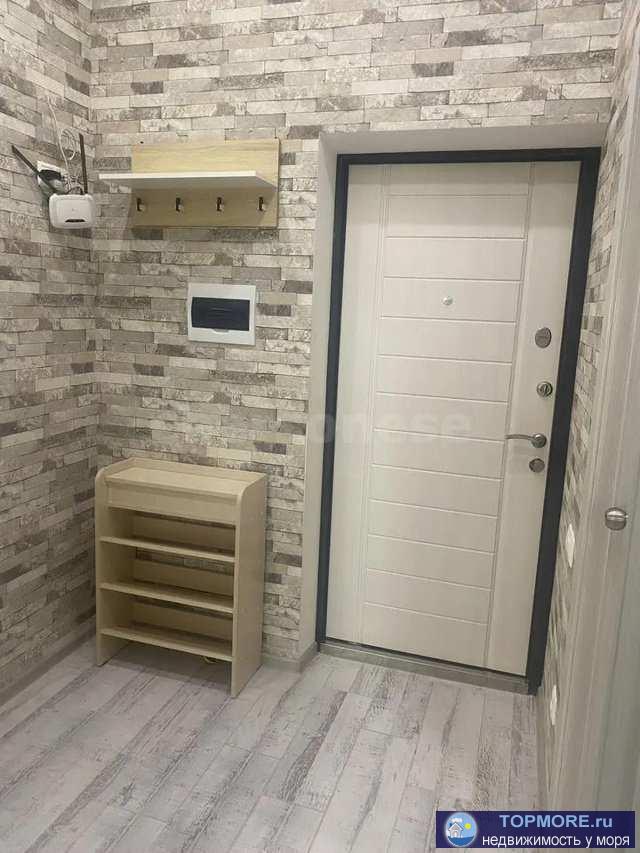 Об объекте   Уютная 1-комнатная квартира 42 м² с продуманной планировкой. Светлая изолированная комната 17 м² и... - 1