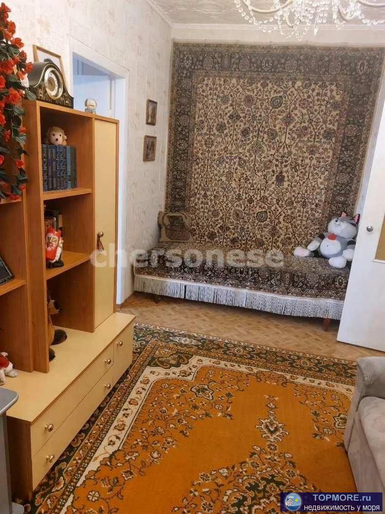 Продается двухкомнатная квартира на пятом этаже.  Прекрасное расположение, окна во двор, рядом остановка.  Квартира... - 1