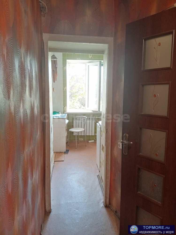 Описание   Уютная 1‑комнатная квартира в блочном доме «брежневской» серии на 2/5 этаже. Тихий зелёный двор, открытая... - 1