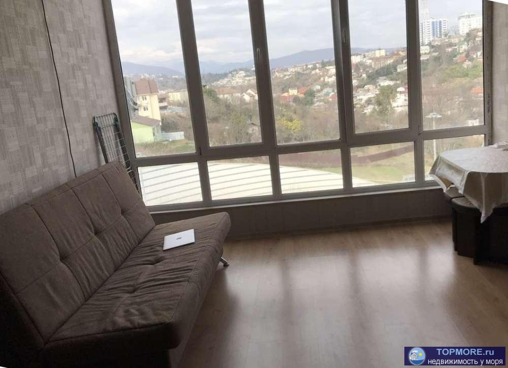Квартира-студия с панорамным окном в ЖК 'Рио'. Прекрасный вид на город, хороший ремонт, мебель, техника,... - 1