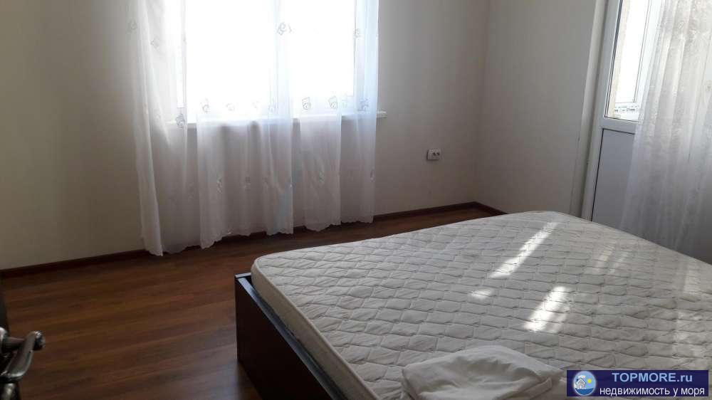 Продается 3 комнатная квартира в центре Лазаревского. Общая площадь 79м2, с лоджиями больше. Квартира с косметическим... - 4
