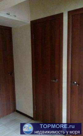 Продается 3-х комнатнуя квартира с ремонтом в центре Лазаревской. Квартира уютная, в каждой комнате свои застекленные... - 4