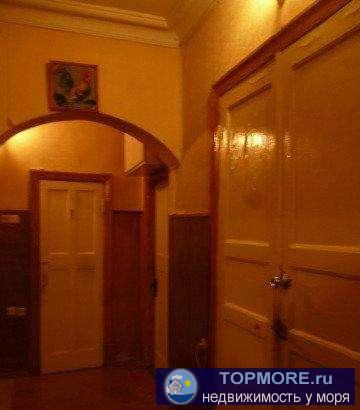 Продаётся трёхкомнатная комнатную квартира в 'тихом' центре Севастополя, расположенная на 3-м этаже 4х-этажного дома... - 3