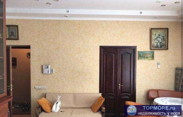 Продаётся однокомнатная квартира на 2 - ом этаже 3-х этажного дома в историческом центре города Севастополя. В...