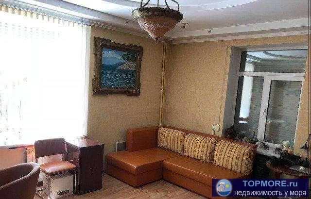 Продаётся однокомнатная квартира на 2 - ом этаже 3-х этажного дома в историческом центре города Севастополя. В... - 3