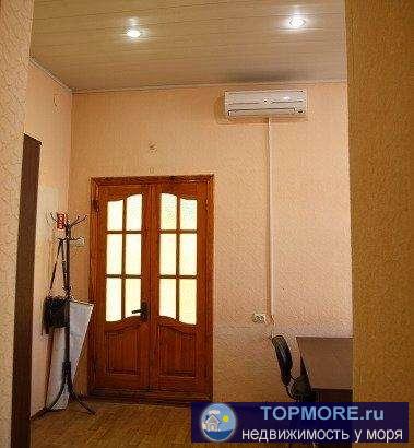 . Продается однокомнатная квартира на улице Ленина в центре г. Севастополя . Квартира переоборудована в удобный ОФИС....