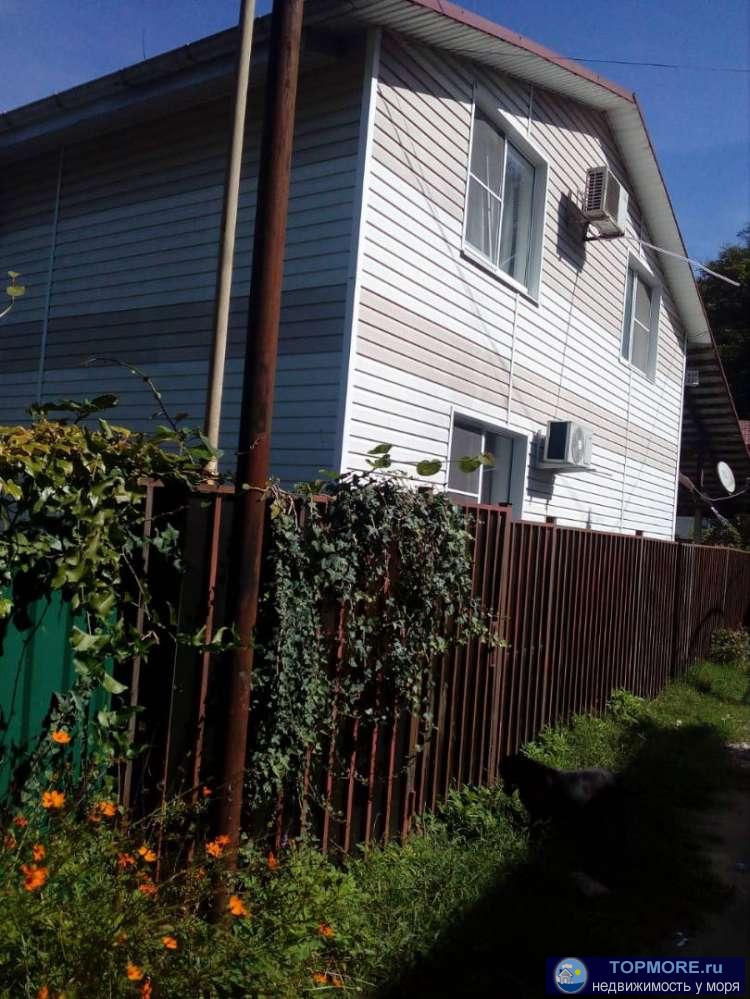 Продаётся 2-этажный дом, с ремонтом и мебелью, терраса 100 кв.м., стоянка на 3 машины, свет, вода, газ, 200 метров до...