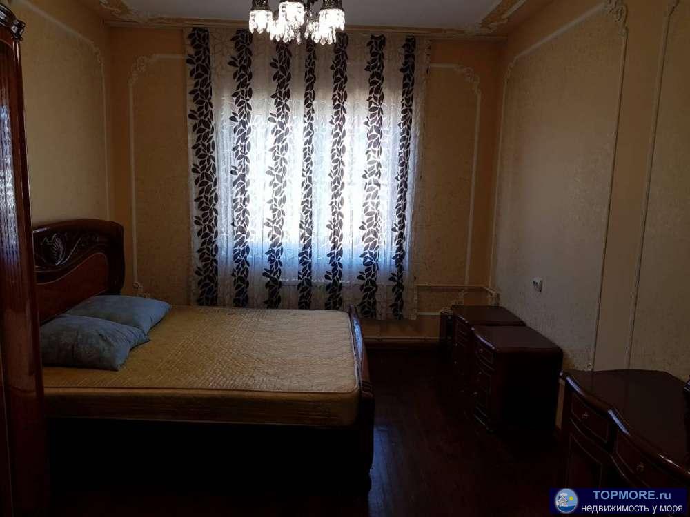 Продам квартиру в Адлере. Район Чай совхоз, улица Гастелло. Три этажа 60 кв. метров. Цена 2 650 000 руб.  Квартира... - 1