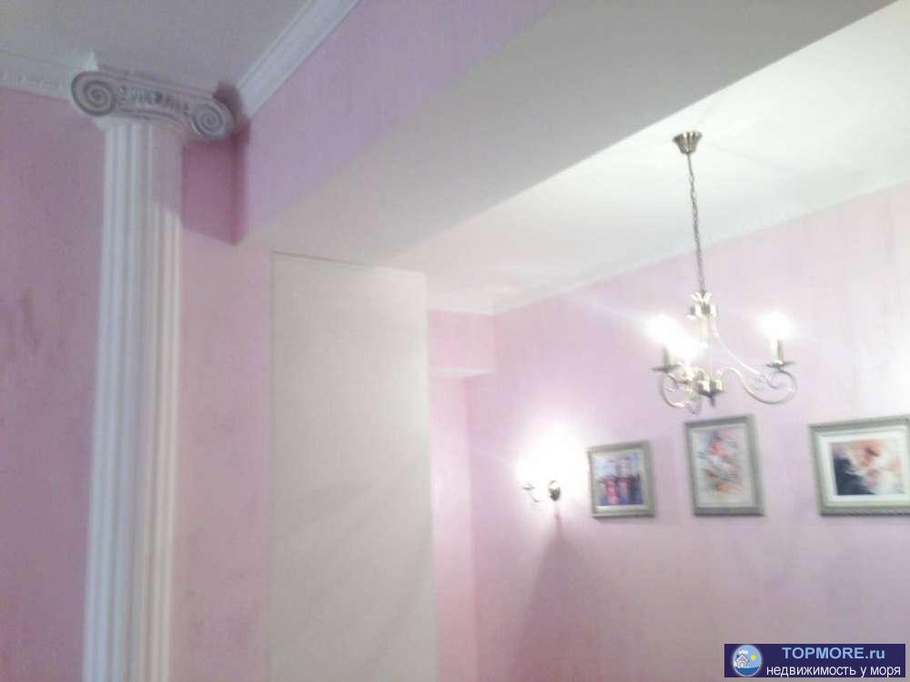 Продаётся трёхкомнатная квартира с двумя спальнями площадью 85 кв.м. на восьмом этаже на улице Куйбышва в Адлере, с... - 2