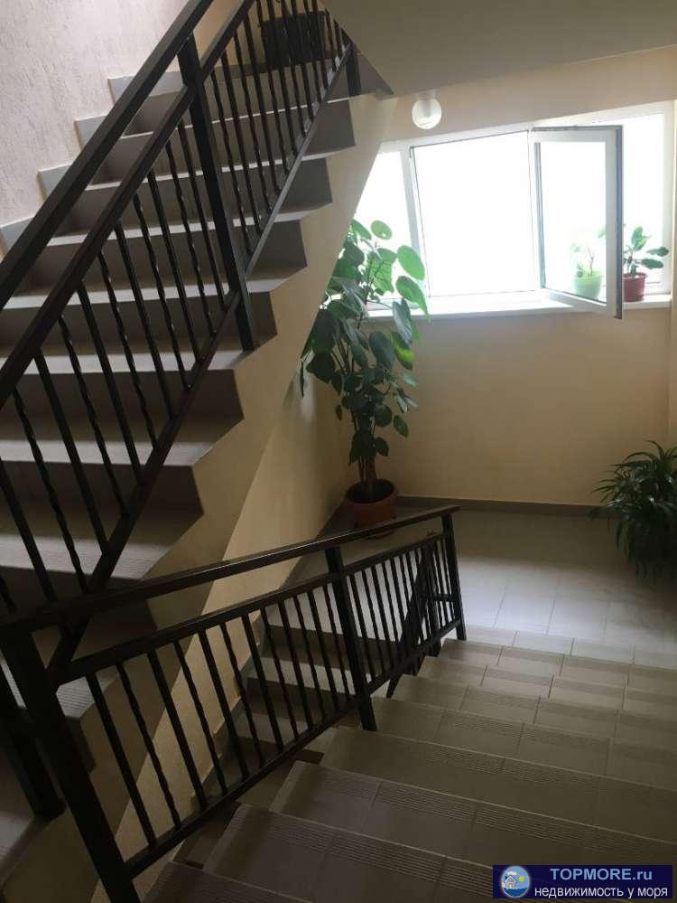 К продаже представлена полноценная двухкомнатная квартира площадью 42 кв. м. В квартире выполнен современный ремонт с...