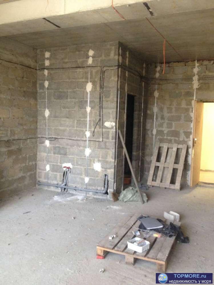 Продаю квартиру с балконом. Предчистовая отделка. Рядом рынок, магазины, отделение Сбербанка, остановка. До моря 20... - 1