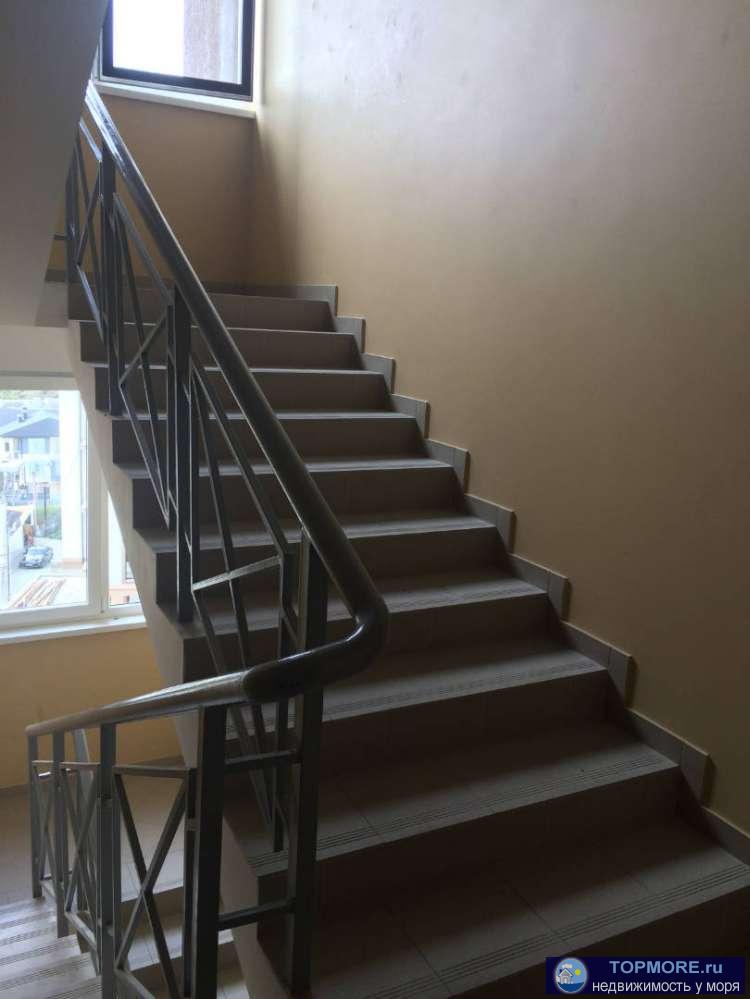 Однокомнатная Квартира в очень красивом доме, отделанным под кирпич! Самый прекрасный дом в этом микрорайоне! Комната...