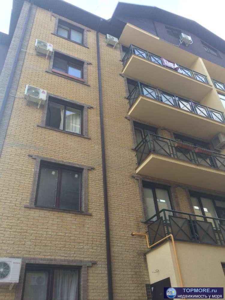 Однокомнатная Квартира в очень красивом доме, отделанным под кирпич! Самый прекрасный дом в этом микрорайоне! Комната... - 2