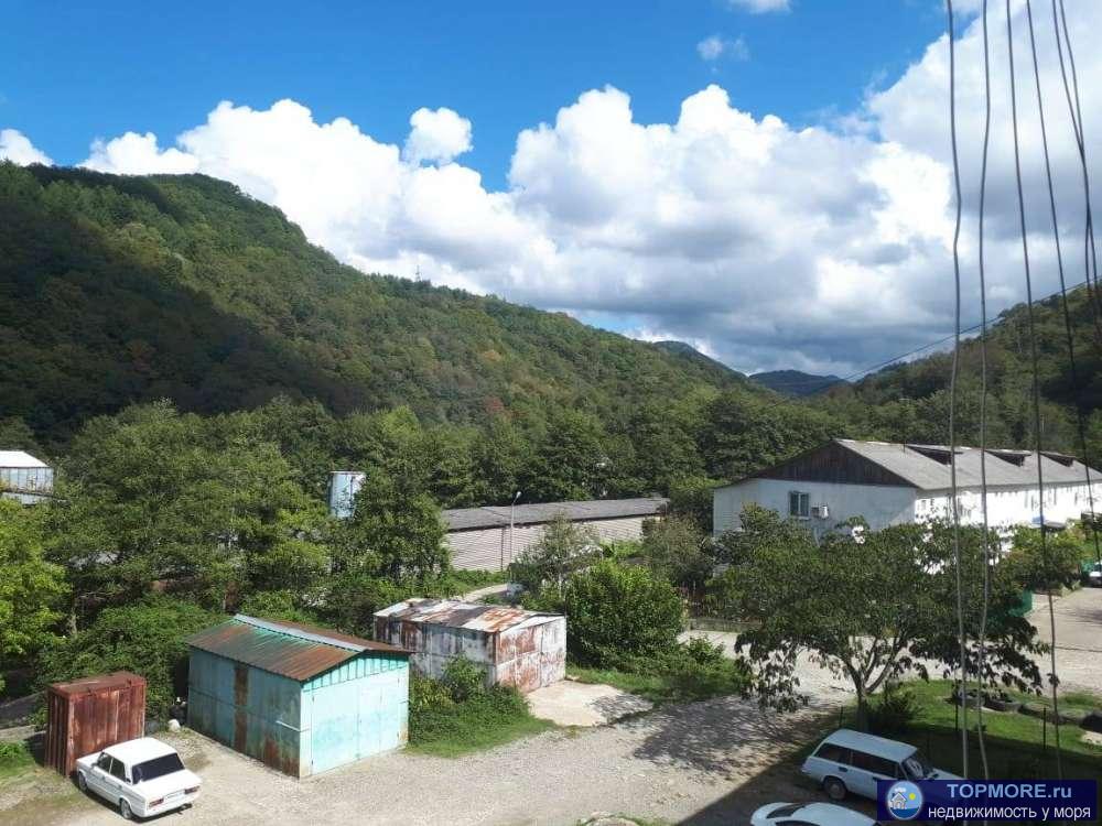 Продам трёхкомнатную квартиру в Лоо по ул. Камчатская. Общая площадь 82 кв. м., жилая - 62,5 кв. м., 4 балкона, 3...