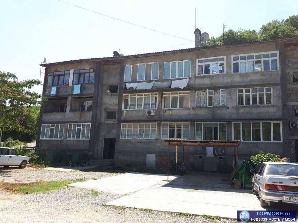 Продам трёхкомнатную квартиру в Лоо по ул. Камчатская. Общая площадь 82 кв. м., жилая - 62,5 кв. м., 4 балкона, 3... - 1