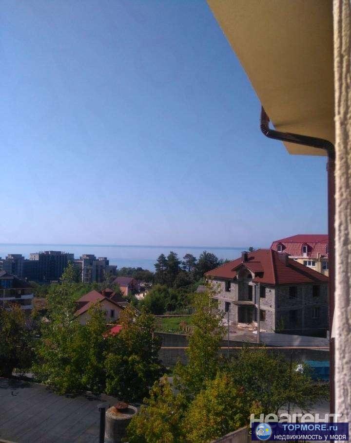 Мечтаете жить у моря? Чтобы из окна был виден горизонт? А вокруг росли деревья и пели птицы? Вам повезло! Просторная... - 1