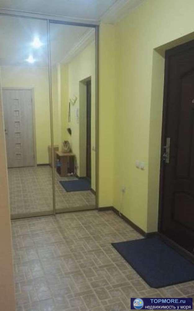   Продам светлую квартиру с хорошим ремонтом. газовая плита, духовой шкаф, кондиционер, холодильник, стир. машина,... - 2