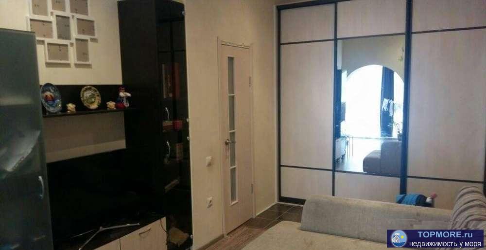  Продаю 1-комнатную квартиру площадью 36 кв. м на 6 этаже 19-этажного монолитного дома, с ремонтом, статус квартира.... - 2