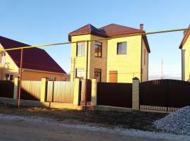 В станице Анапской продается двух этажный кирпичный дом 160 кв.м....