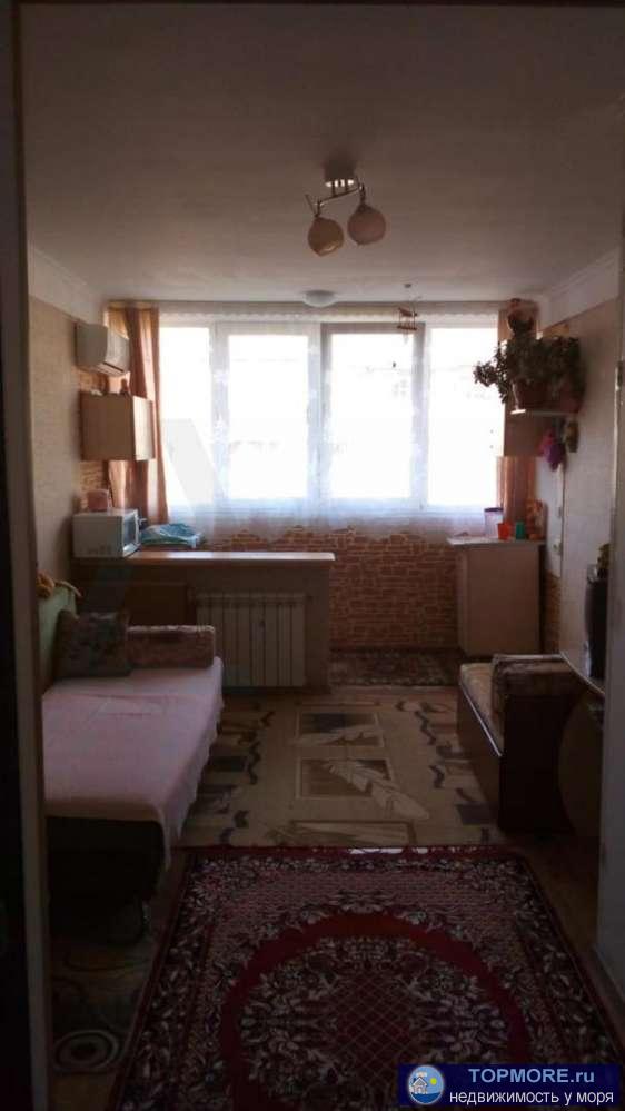 Продается комната в общежитии в Лазаревской. Площадь 15м2, комната уютная и светлая с косметическим ремонтом. Кухня ,... - 1