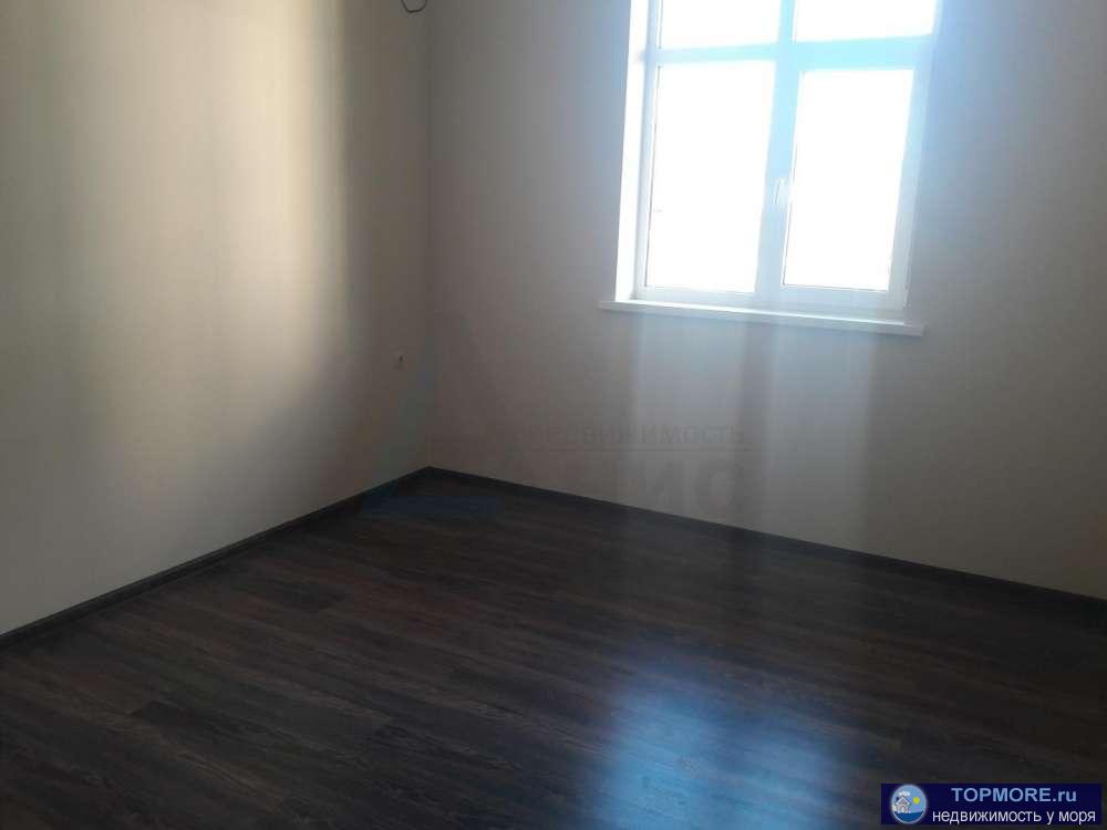 Продается 3 комнатная квартира в Лазаревской с современной планировкой. Квартира уютная, теплая с хорошим ремонтом.... - 2