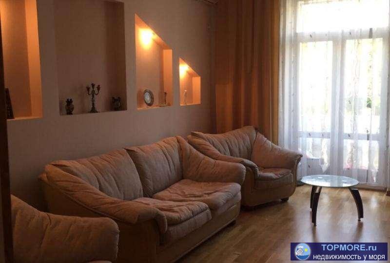 Продается 3-х комнатная квартира (Сталинка) с мебелью в центре Севастополя на ул. Суворова! Квартира находится на 2...