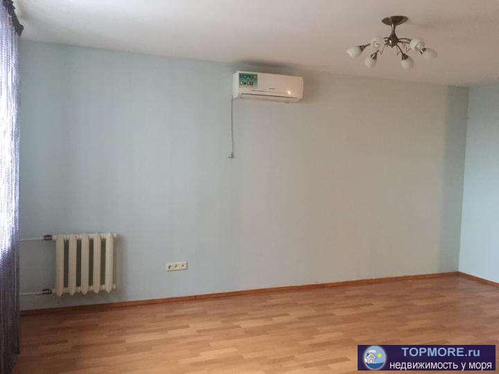 Сдаётся четырехкомнатная квартира на Ефремова. Квартира без мебели, меблированная только спальня и коридор. В... - 1